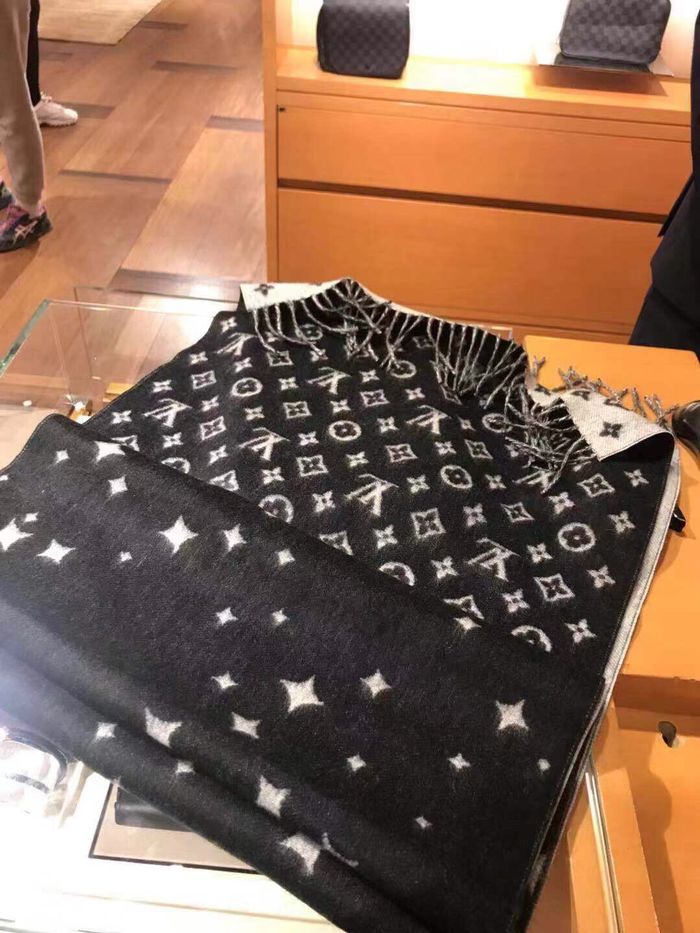 Louis Vuitton Scarf LV00055